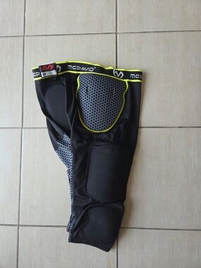 McDavid Rival Integrated Girdle with Hard-Shell Thigh Guards